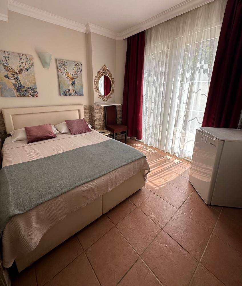 STANDARD, DOUBLE OR TWIN BED