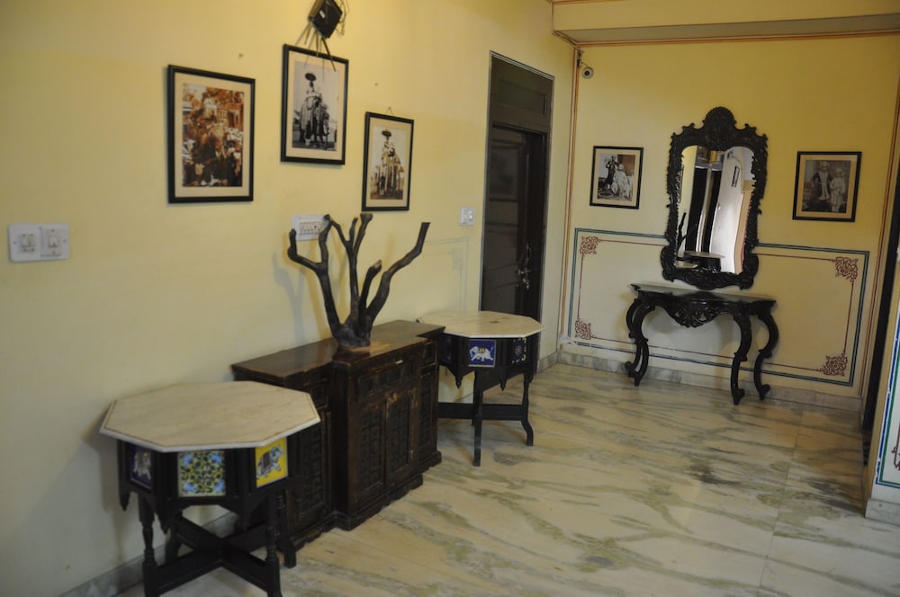 Hotel Sajjan Niwas 23/32