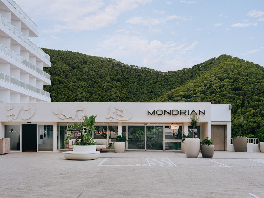 Mondrian Ibiza in SANTA EULALIA DEL RIO