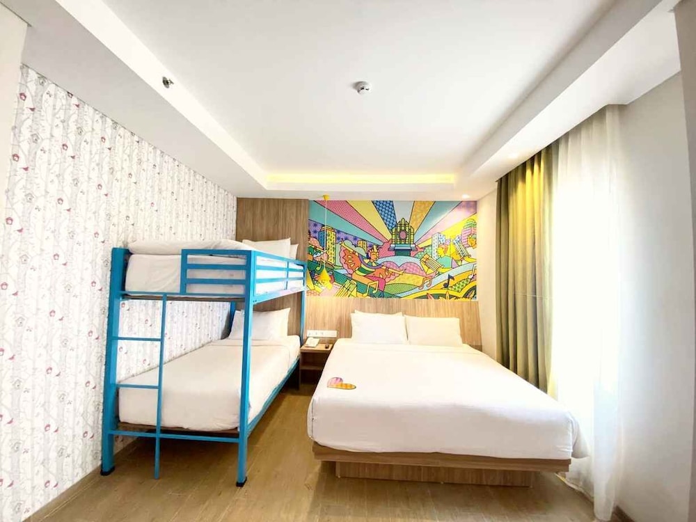 MaxOneHotels at Kota Harapan Indah Bekasi 13/32