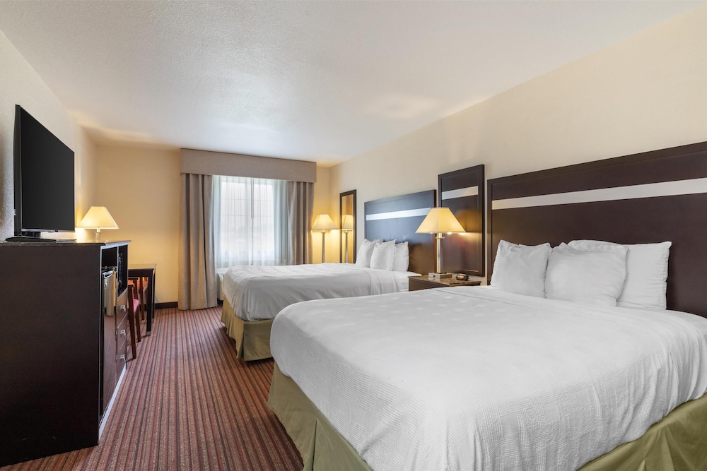 Standard, 2 Queen Beds