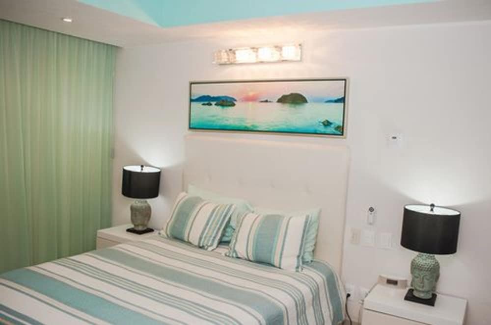 Grand Venetian Condominium 8/50