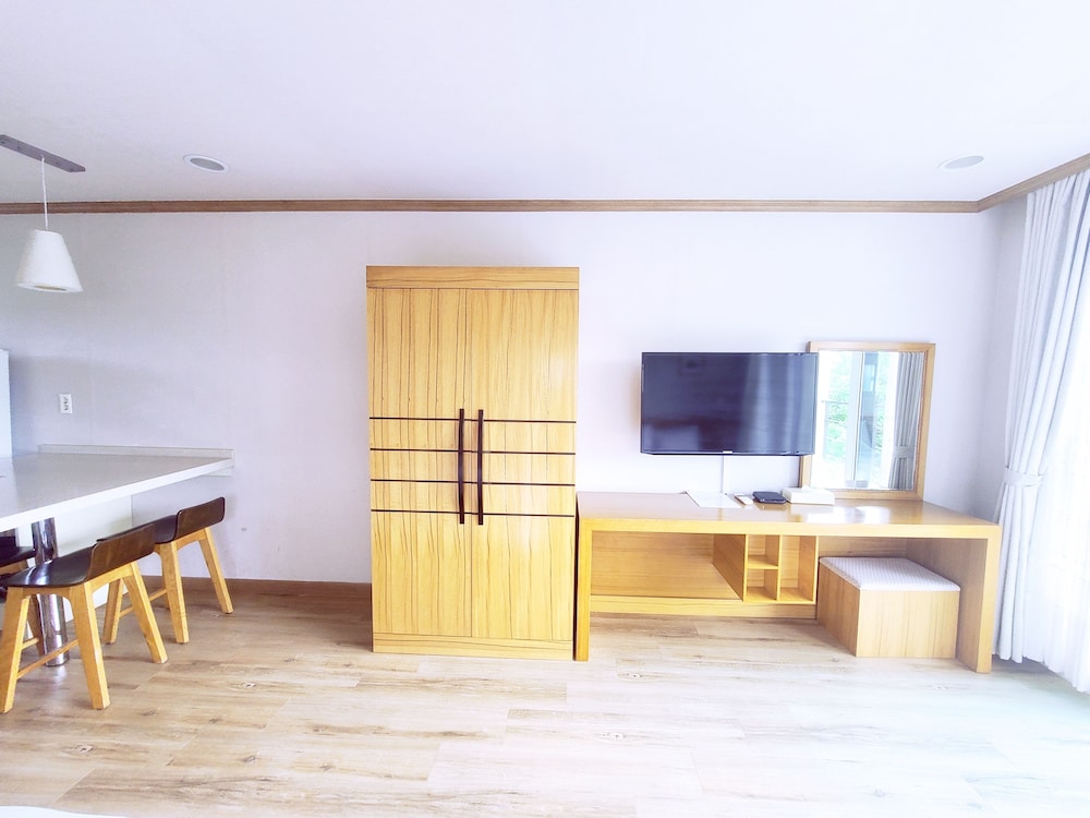 Dombe Resort 56/77
