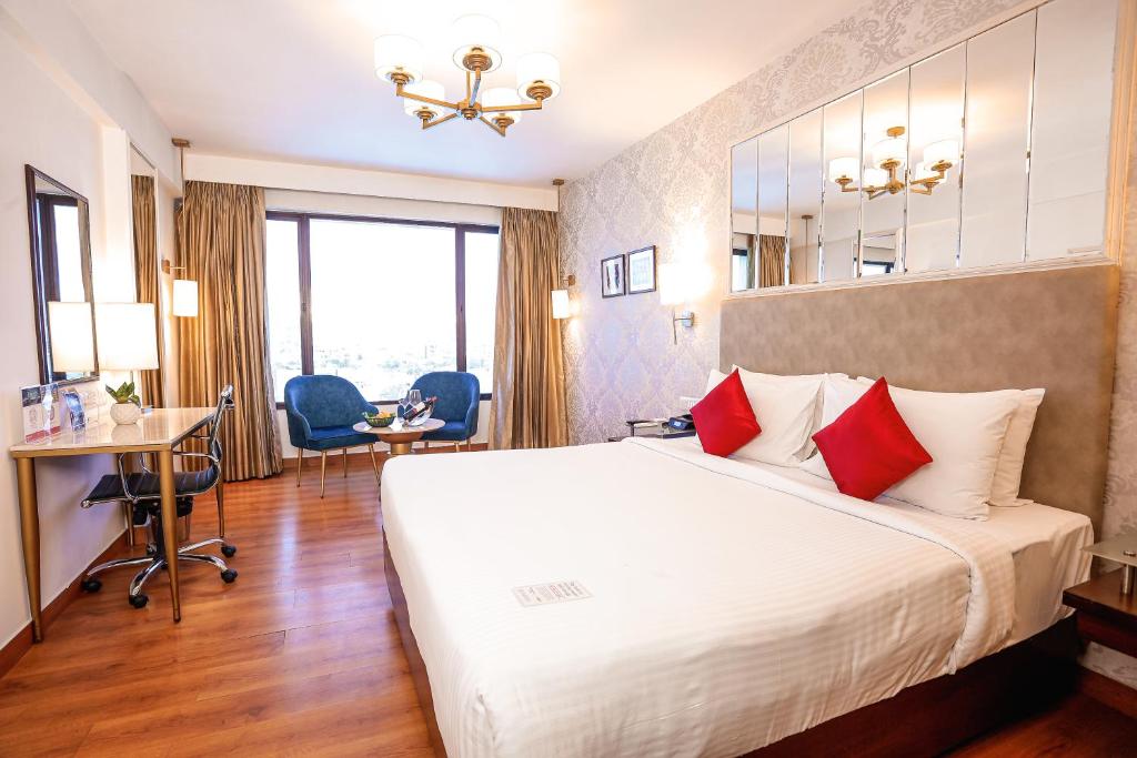 Premium, King Bed, Arabian View