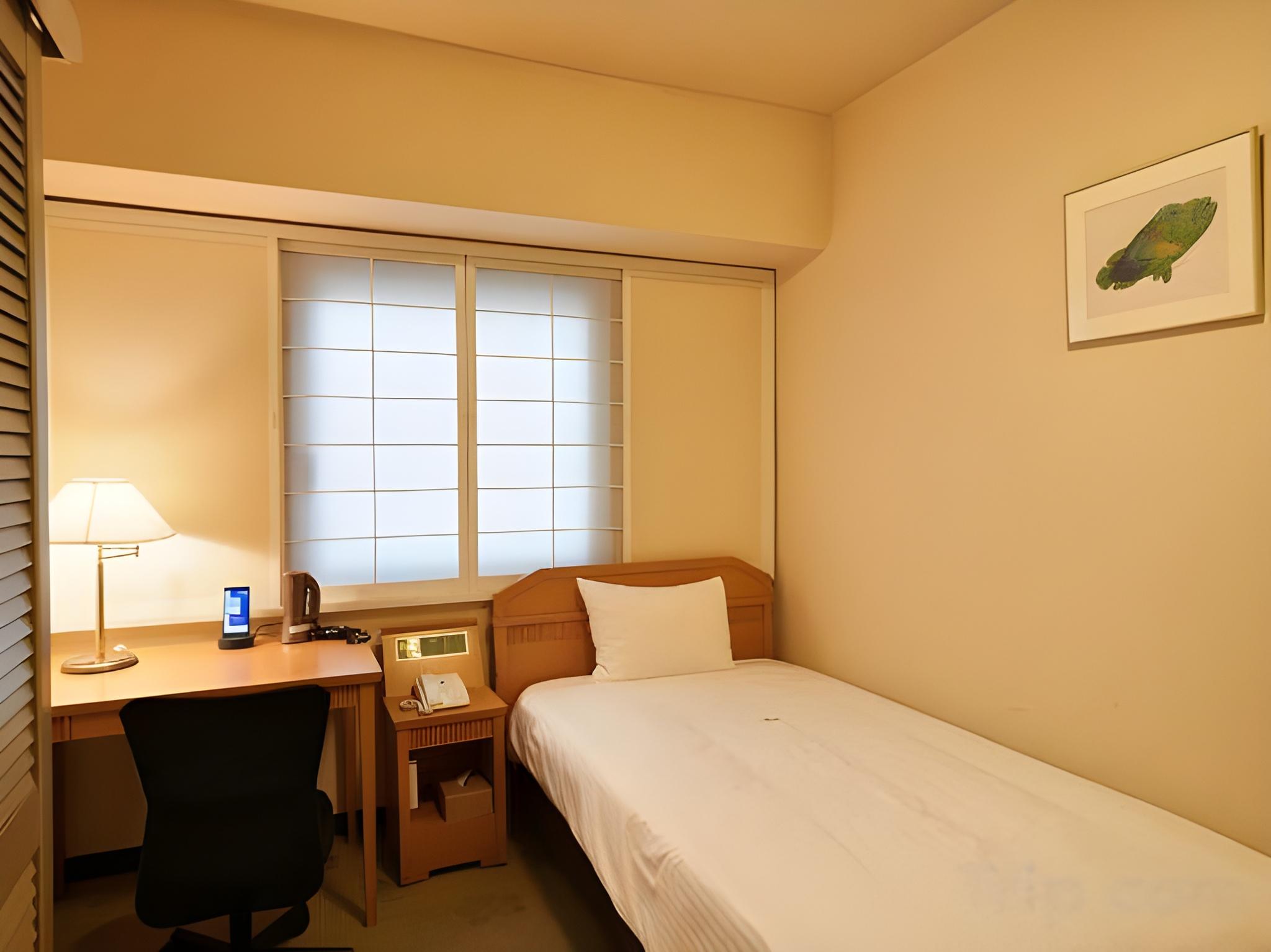 Semi Room, Run of House, Semi Double Bed