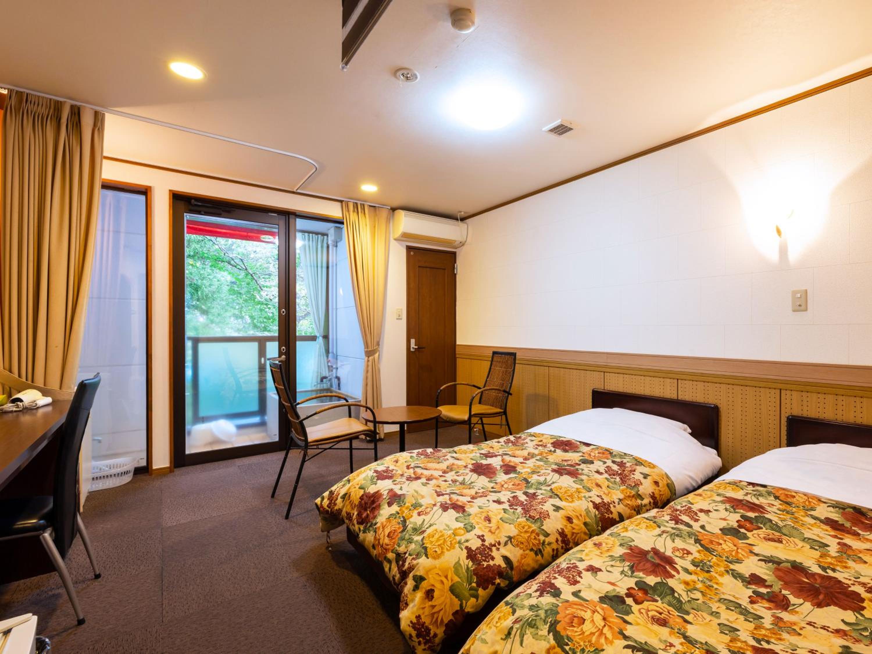 Room, Twin Beds, Outdoor Bath