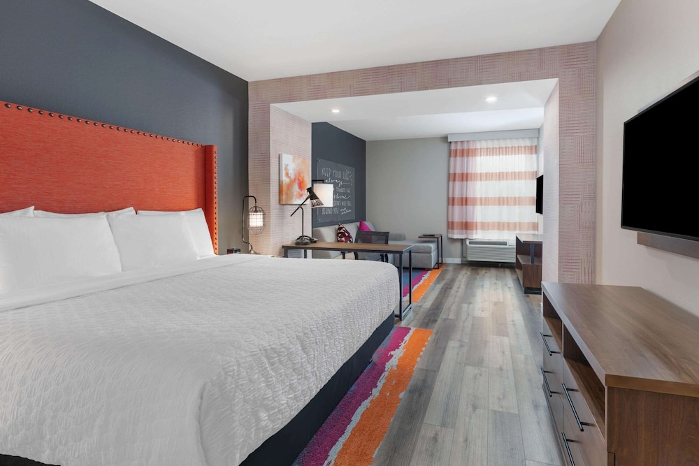 La Quinta Inn And Suites By Wyndham Lewisville 12/50