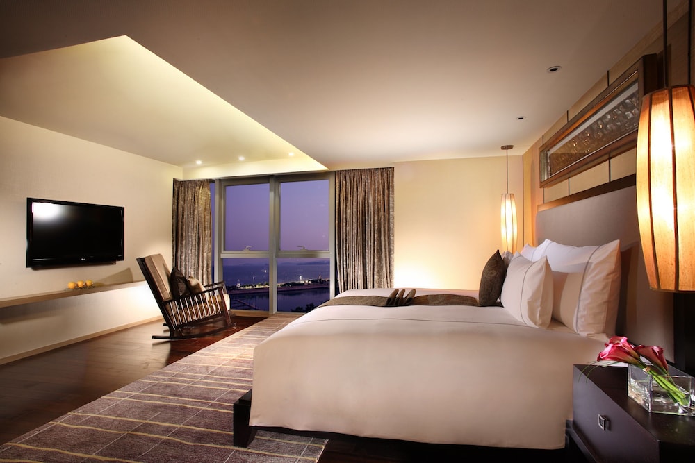 Theme, Family, Suite, Twin Beds, King Bed, Ocean View