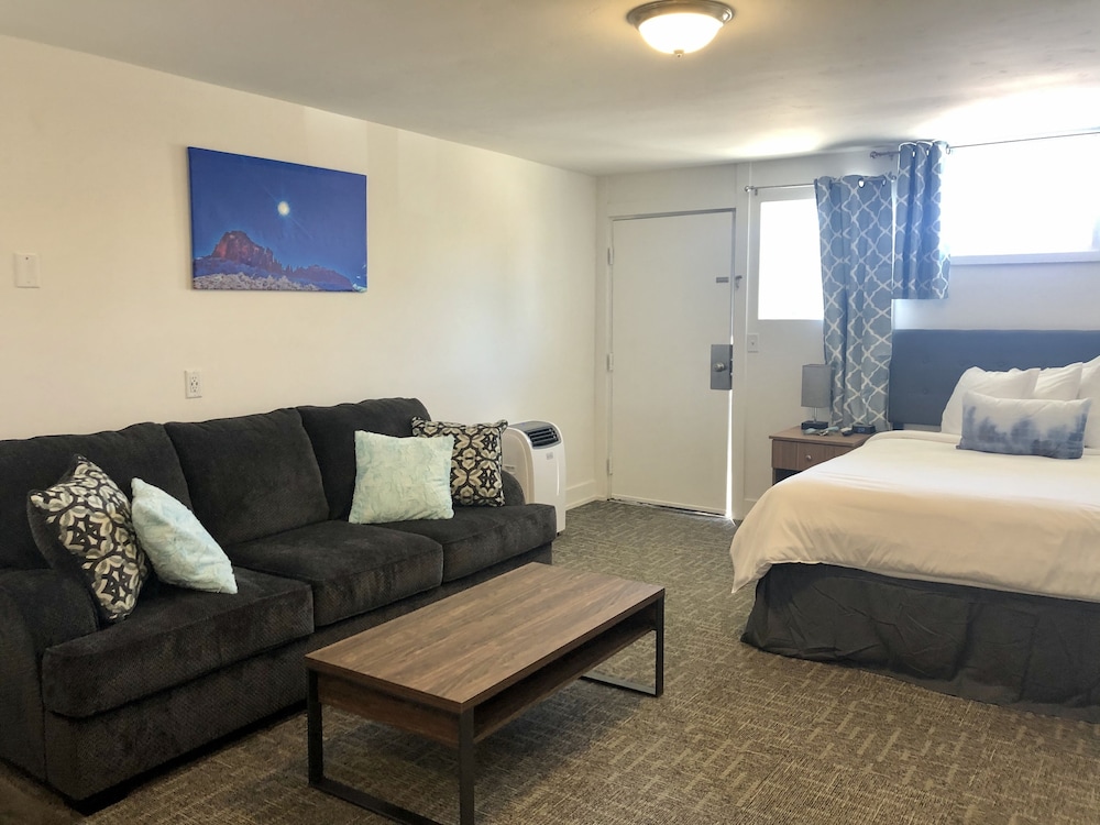 Blue Sage Inn & Suites 29/46