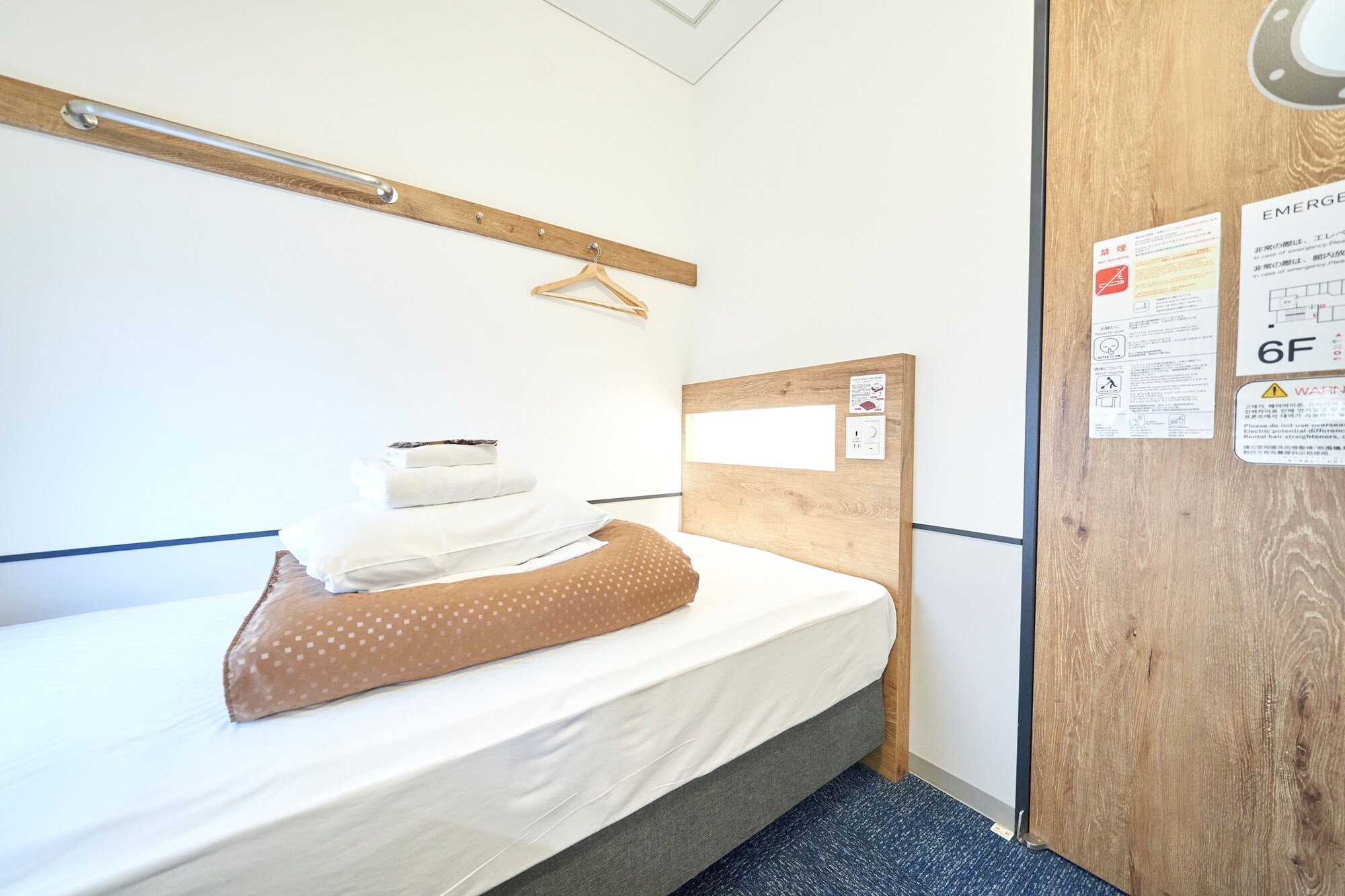 PRIVATE, TWIN BEDS, SHARED BATHROOM