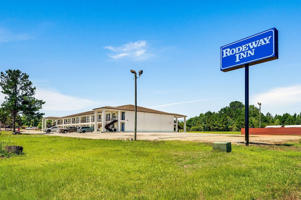 Rodeway Inn Sandersville, GA 1/39