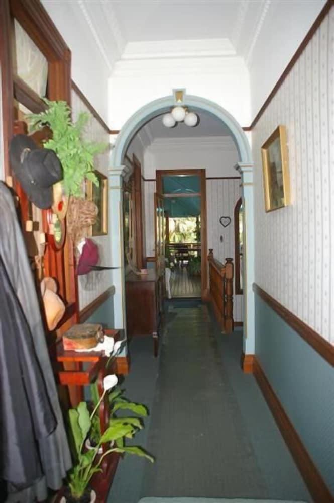 Riviera Bed And Breakfast 6/17