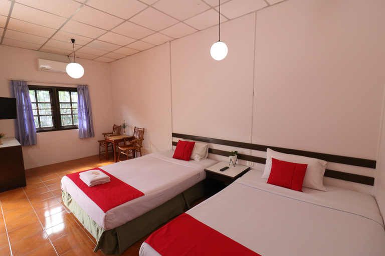 Superior, Twin Beds, Smoking
