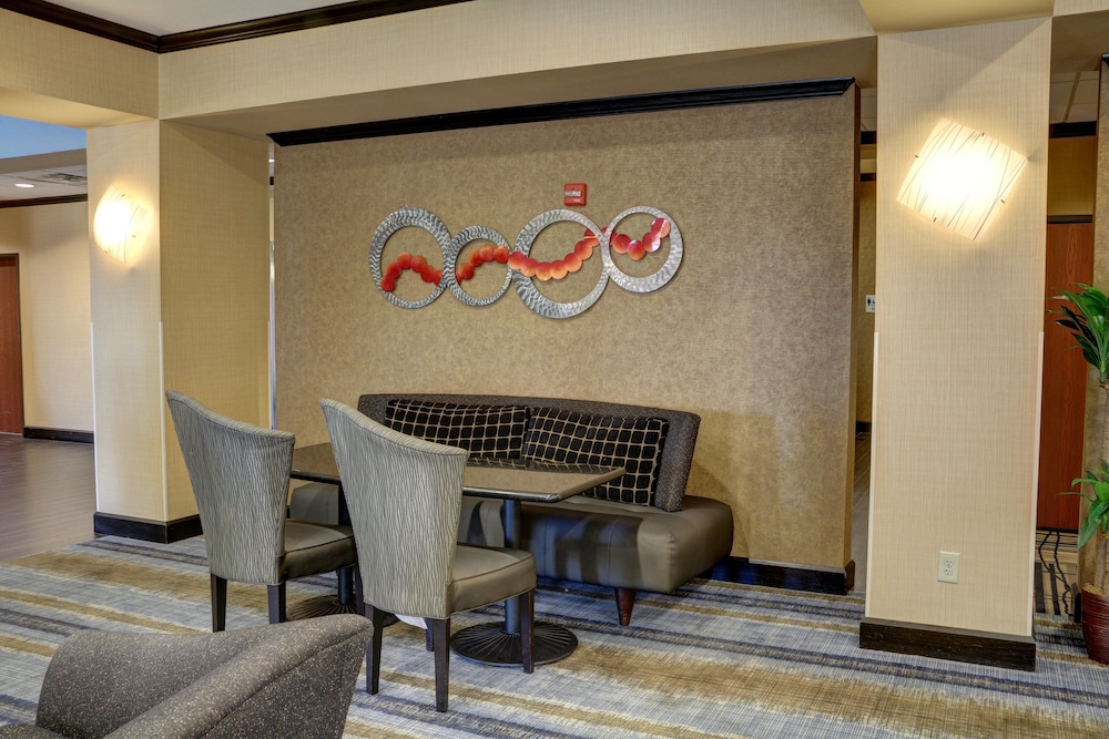 Holiday Inn Express Hotel & Suites Texarkana East 44/54