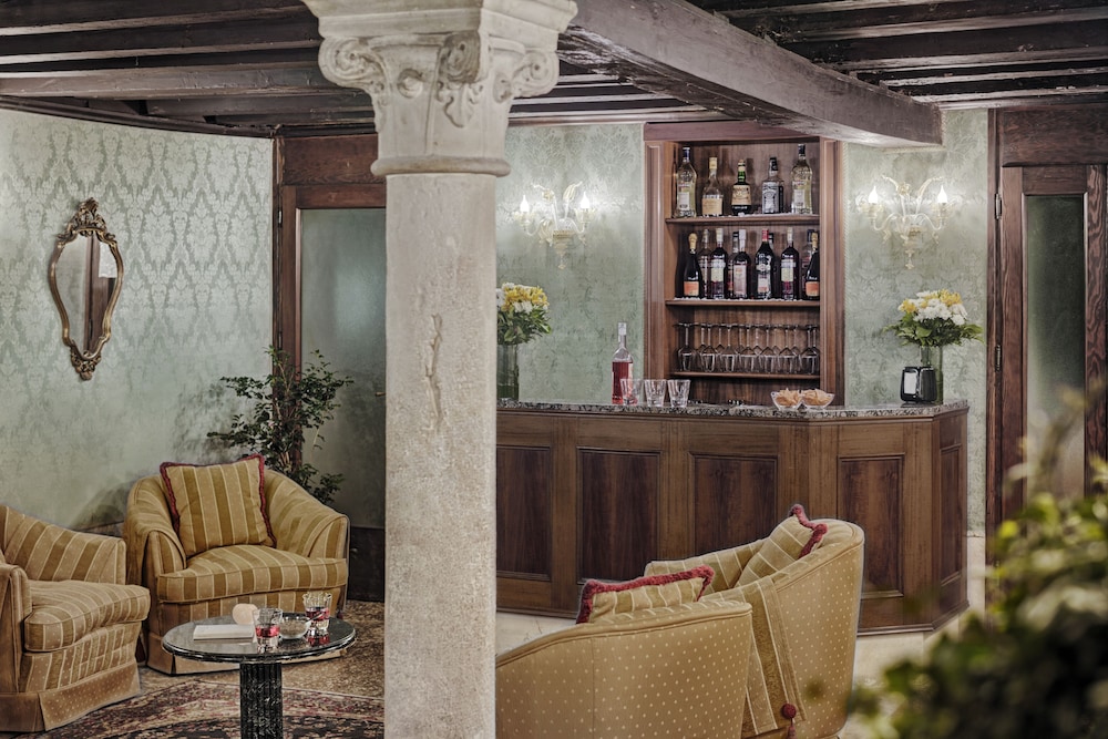 Pausania Hotel 44/49