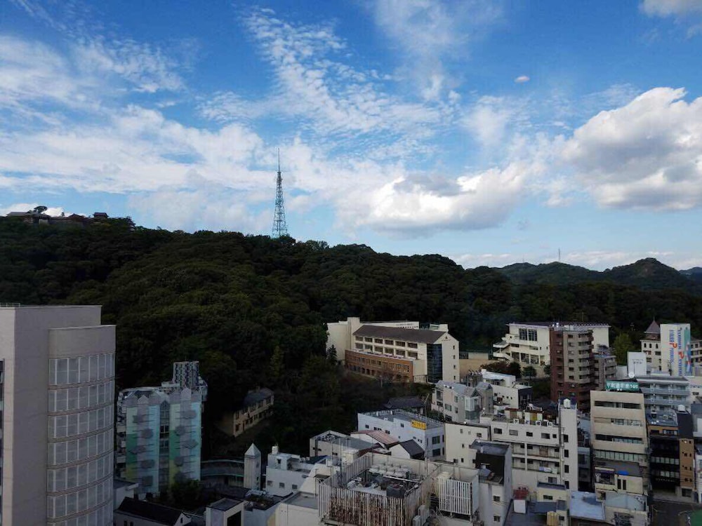 Candeo Hotels Matsuyama Okaido 48/50