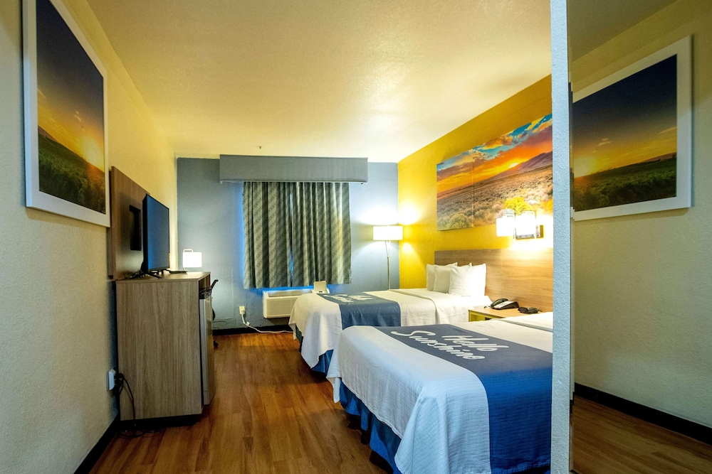 Days Inn & Suites By Wyndham Houston North/Aldine 10/68