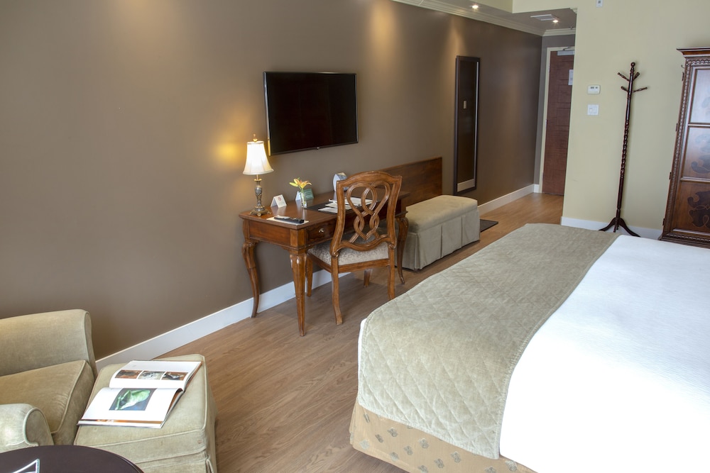 Hotel Brossard 10/37