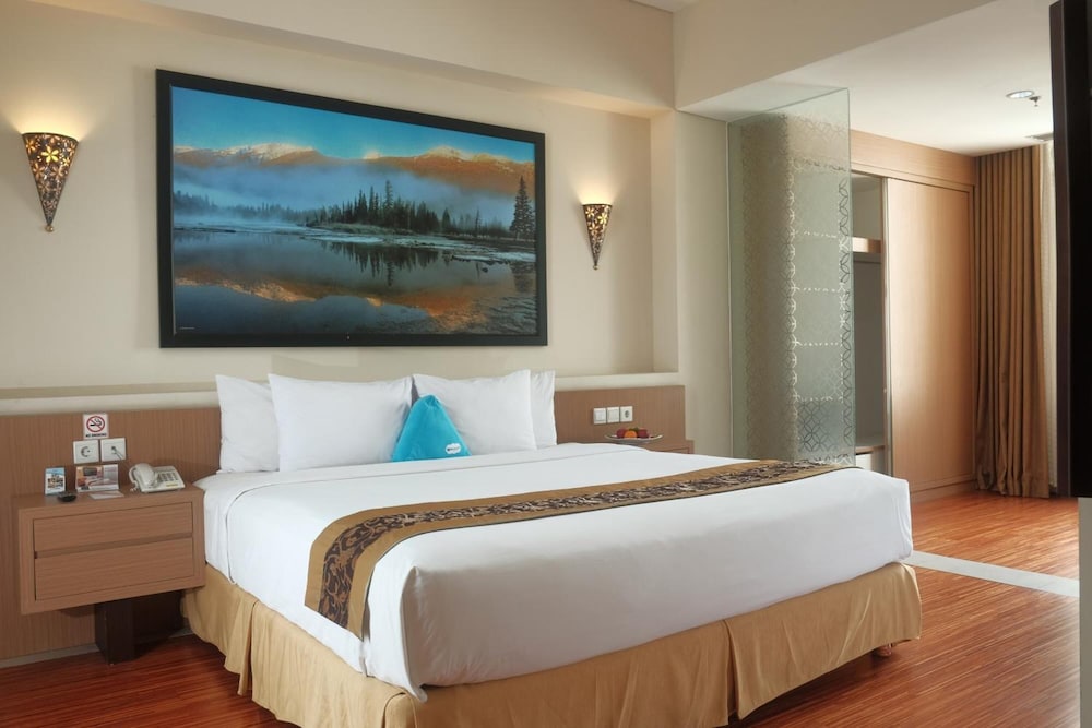 Megaland Hotel 24/53