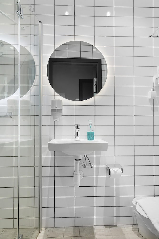 غرفة قياسية بسرير كوين، Hotel Hotorget, BW Signature Collection 2/2