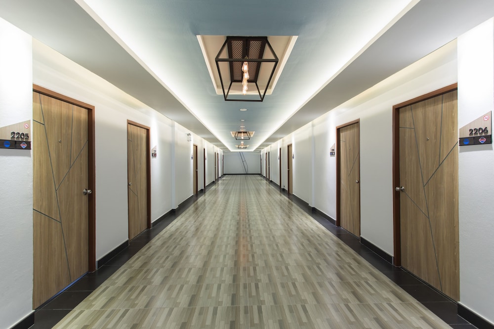 City Hotel 4/50