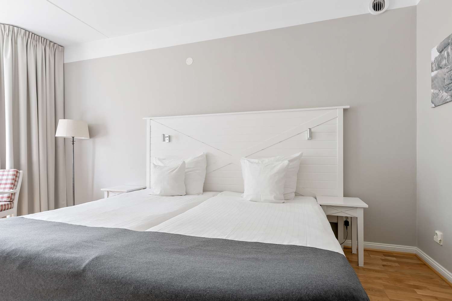 Super, Twin Beds, Sofa