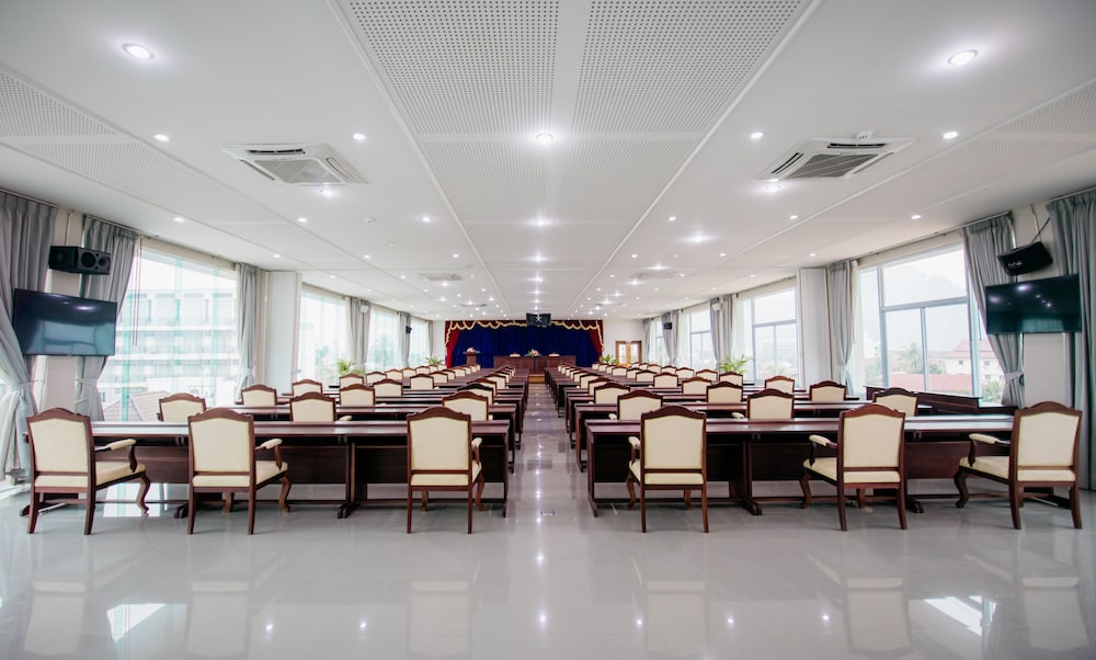 Sisombat Plaza Hotel 59/71