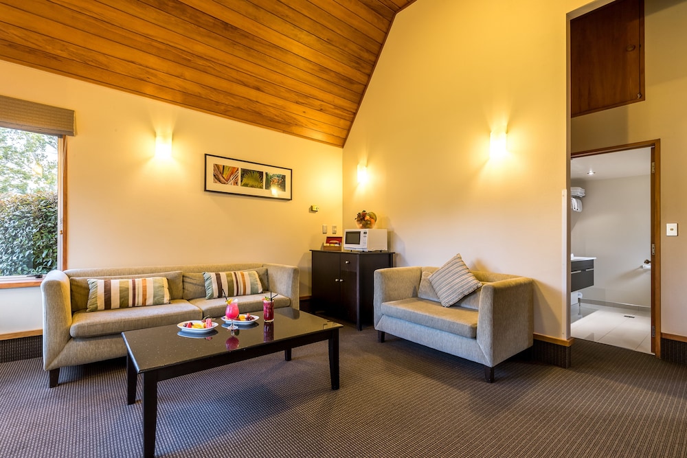 Distinction Te Anau Hotel and Villas 43/68