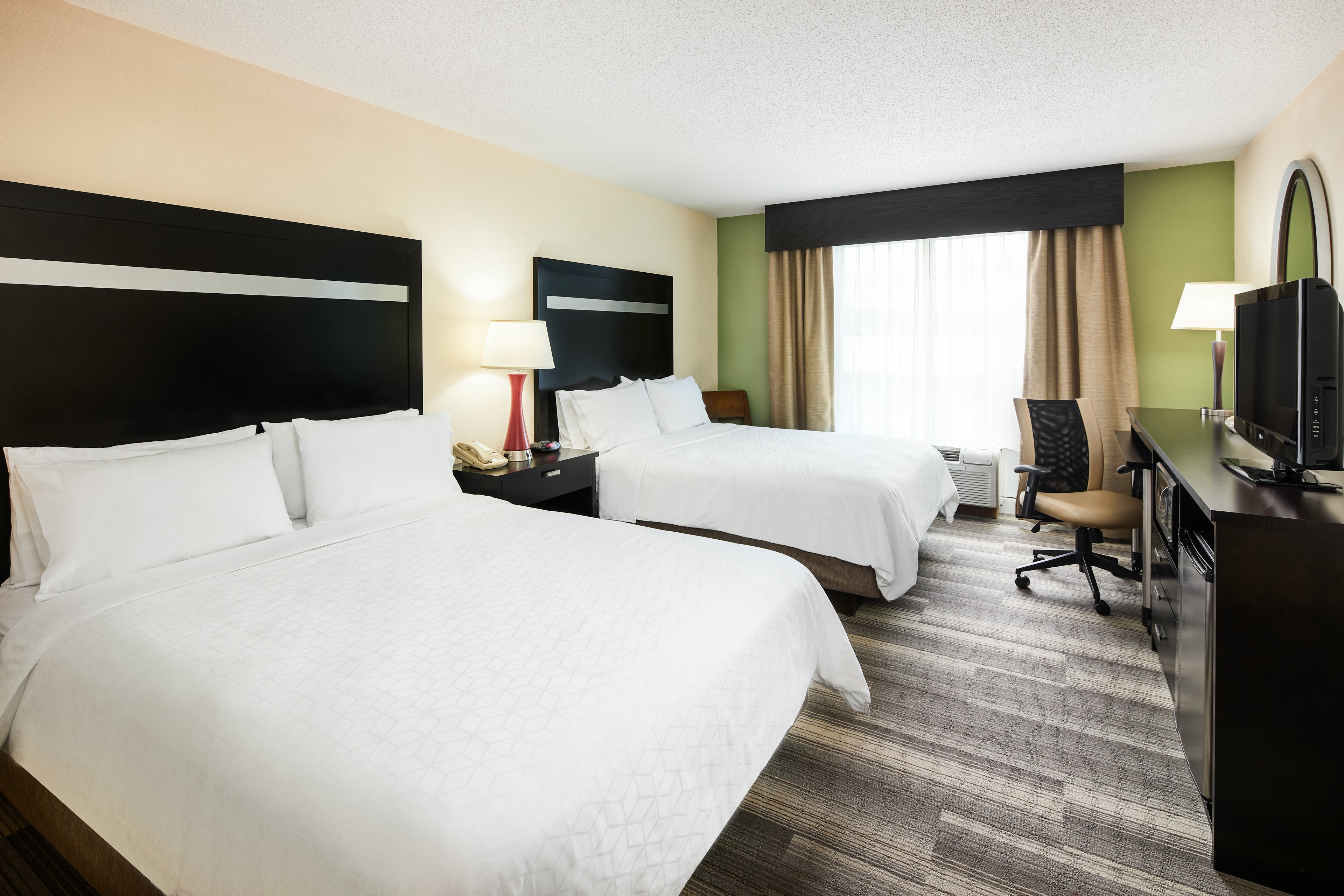 Holiday Inn Express Hotel & Suites I-26 & Us 29 At Westgate Mall 31/75