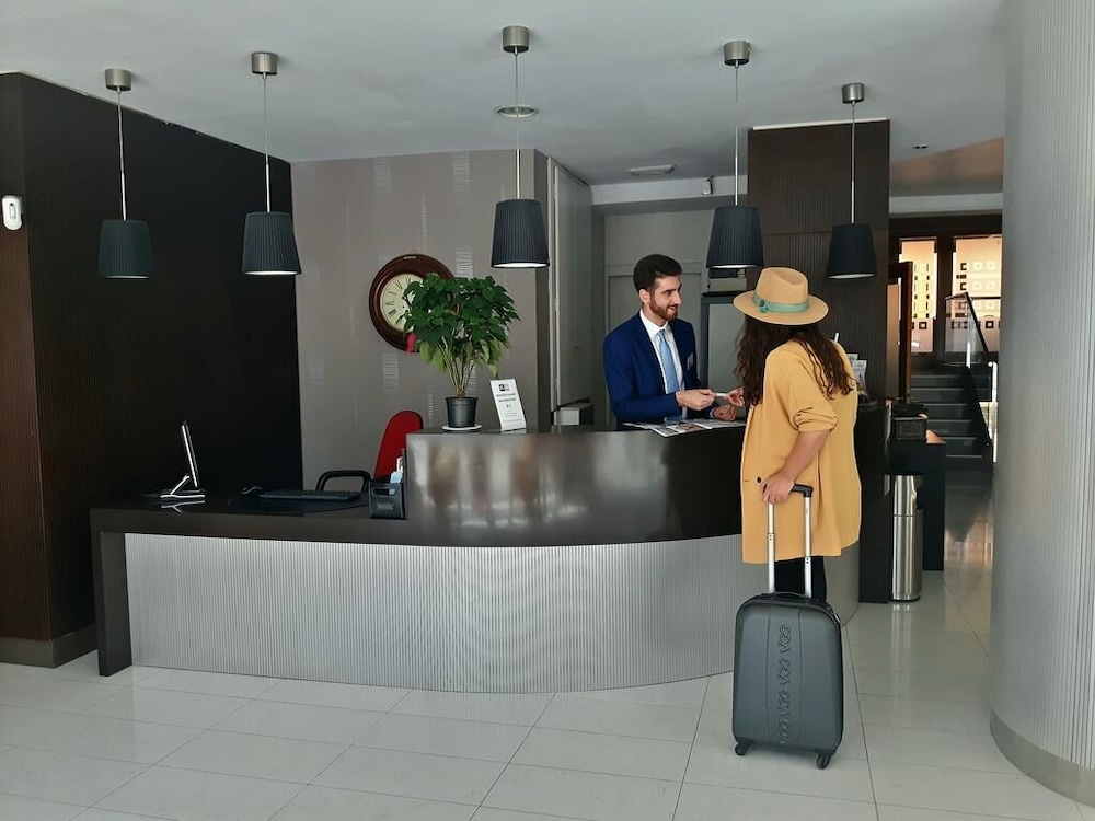 Hotel Gran Regente 5/35