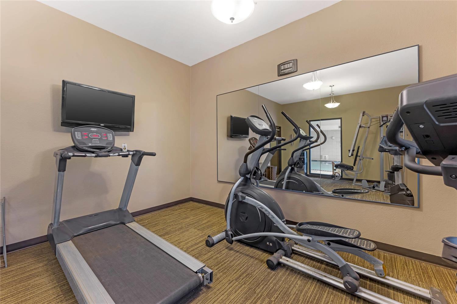 Comfort Inn I-20 Midland Stanton 15/26