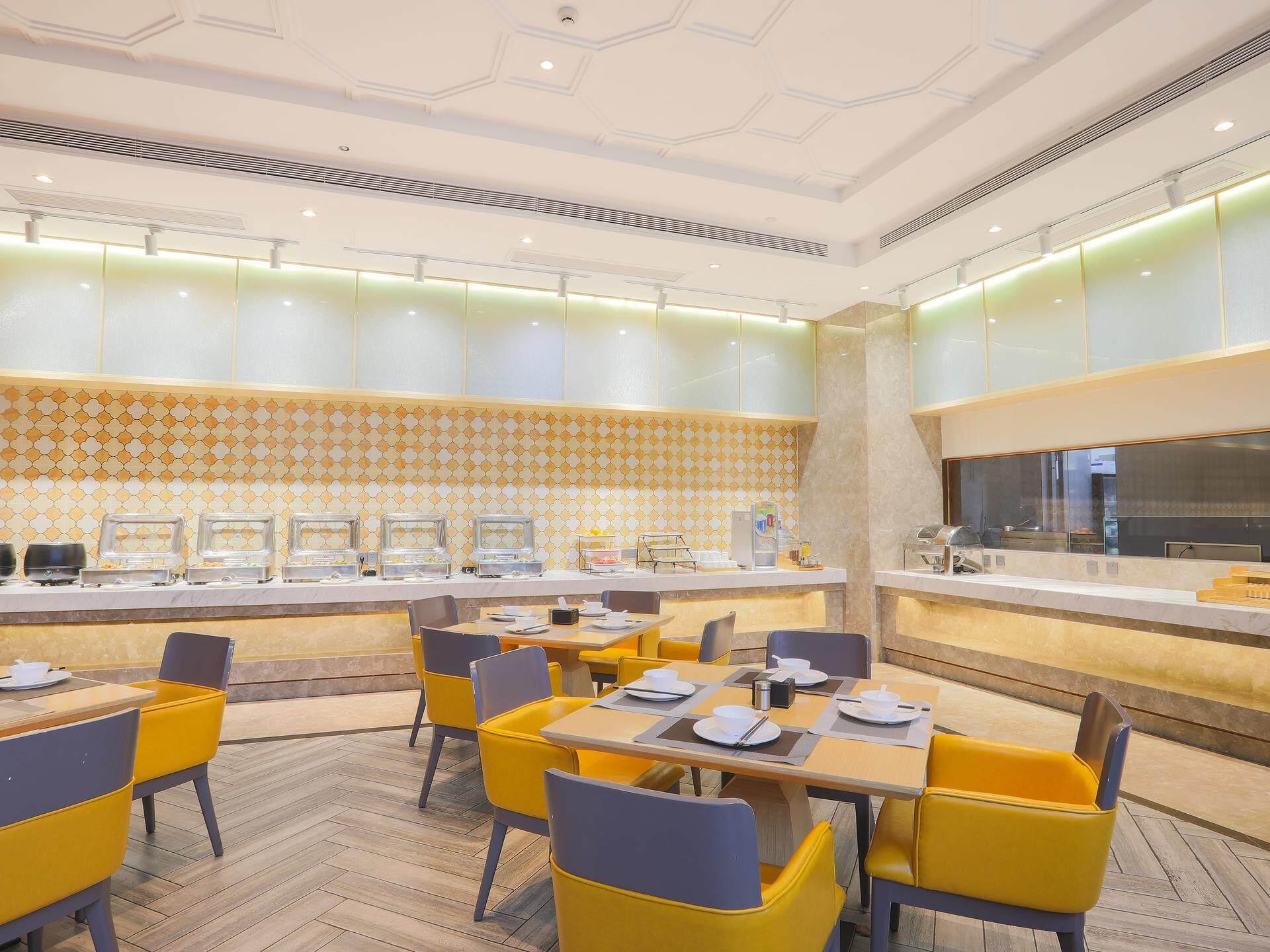 Vienna International Hotel (Chengdu Longquan Automobile City Aviation Academy Branch) 35/45