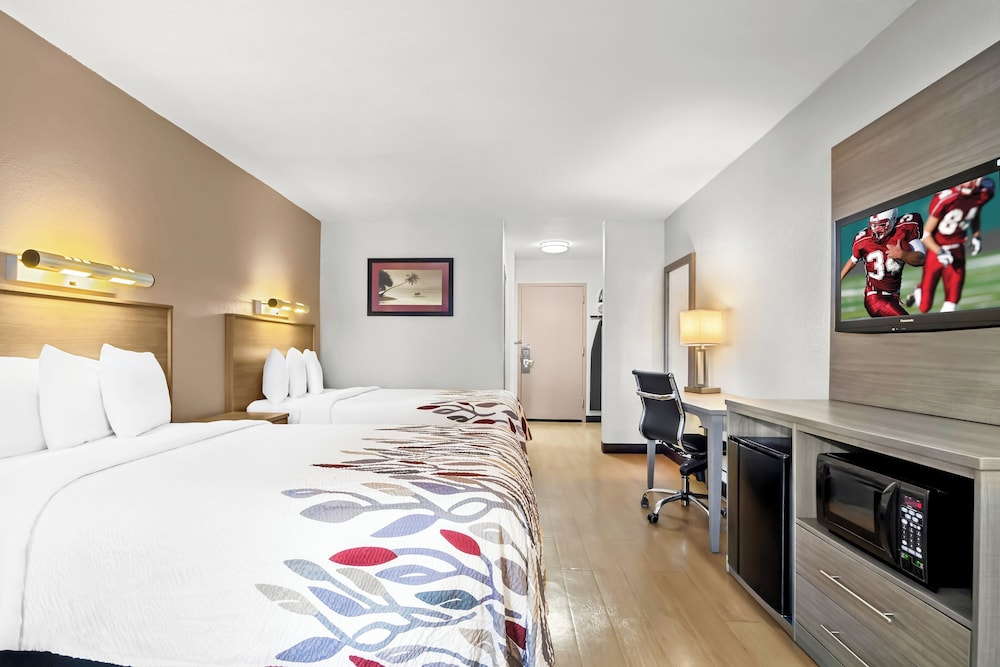 STANDARD, 2 DOUBLE BEDS