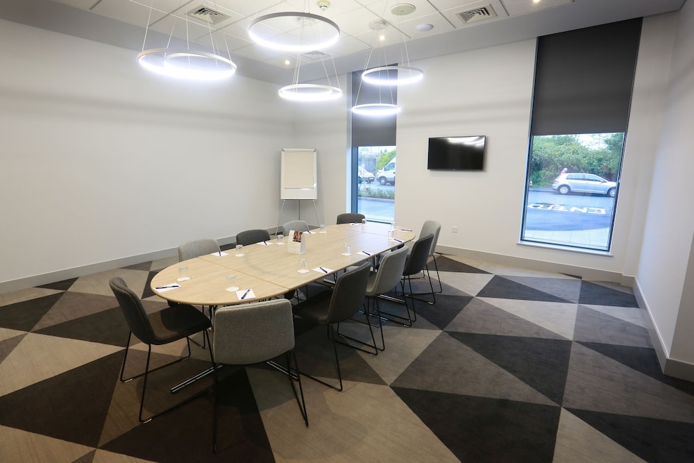 Holiday Inn Express Manchester Traffordcity 65/78