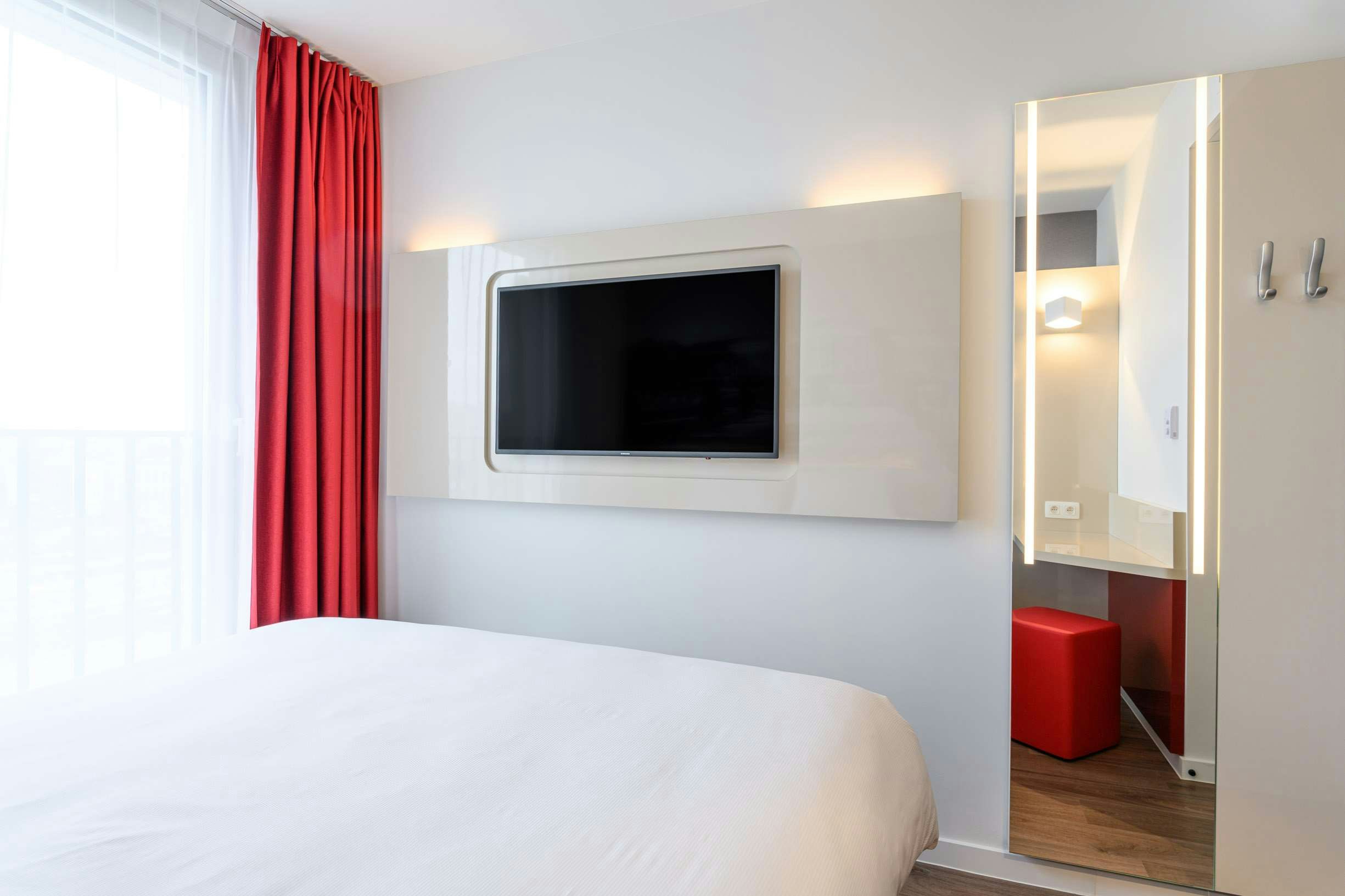 B&B HOTEL Brussels Centre Gare du Midi 9/28