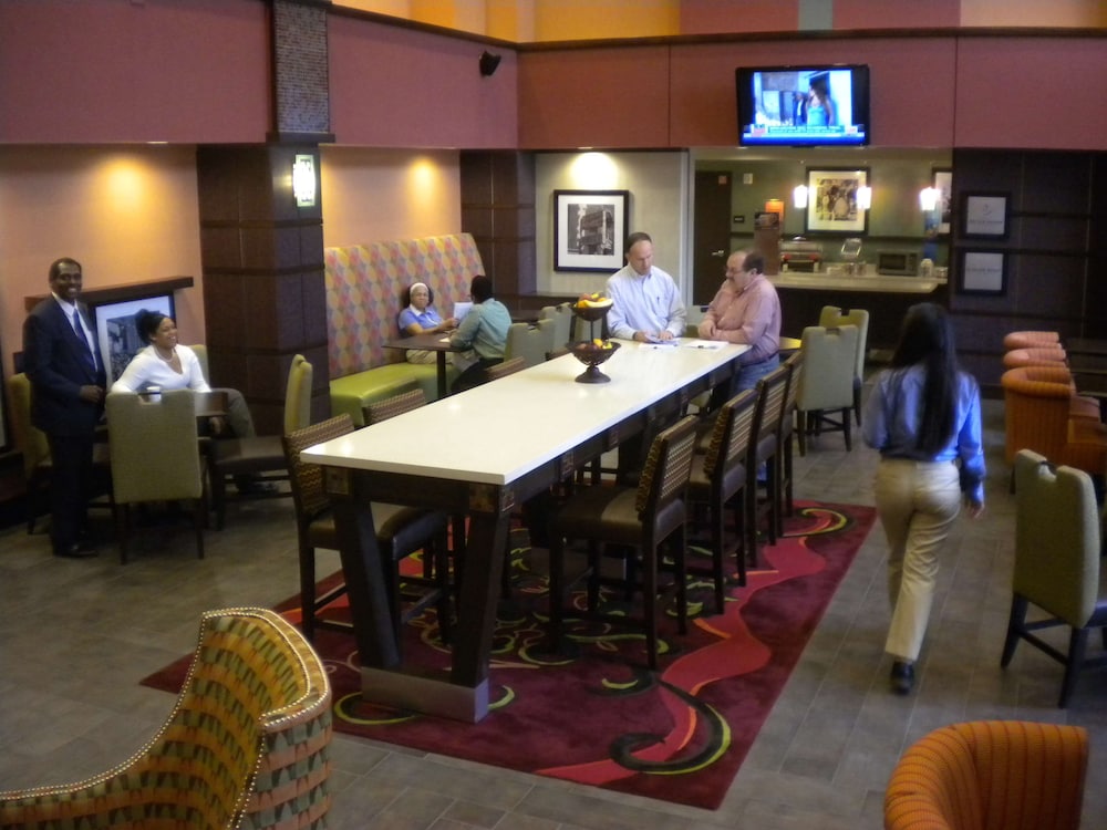 Hampton Inn And Suites Cincinnati Uptown University Area Oh 48/72