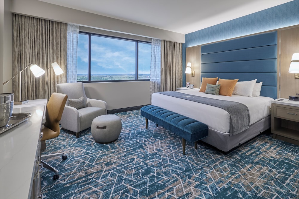 Deluxe, King Bed, Grand Tower