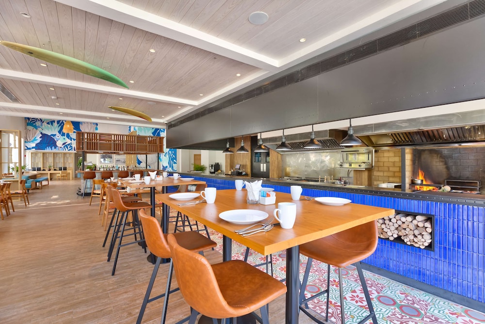 Outrigger Surin Beach Resort 56/74