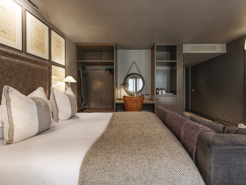 Dakota Hotel Glasgow 14/63