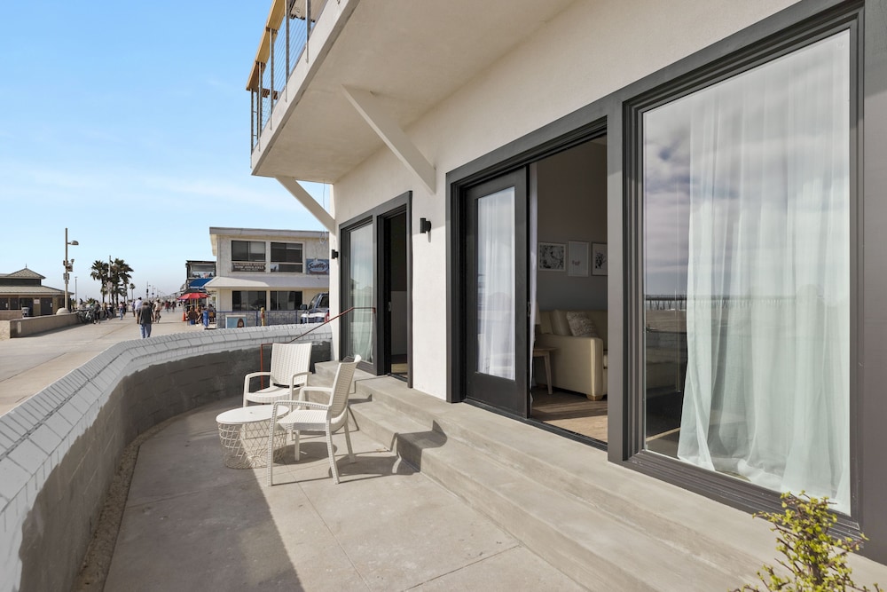 Sea Sprite Hotel 37/48