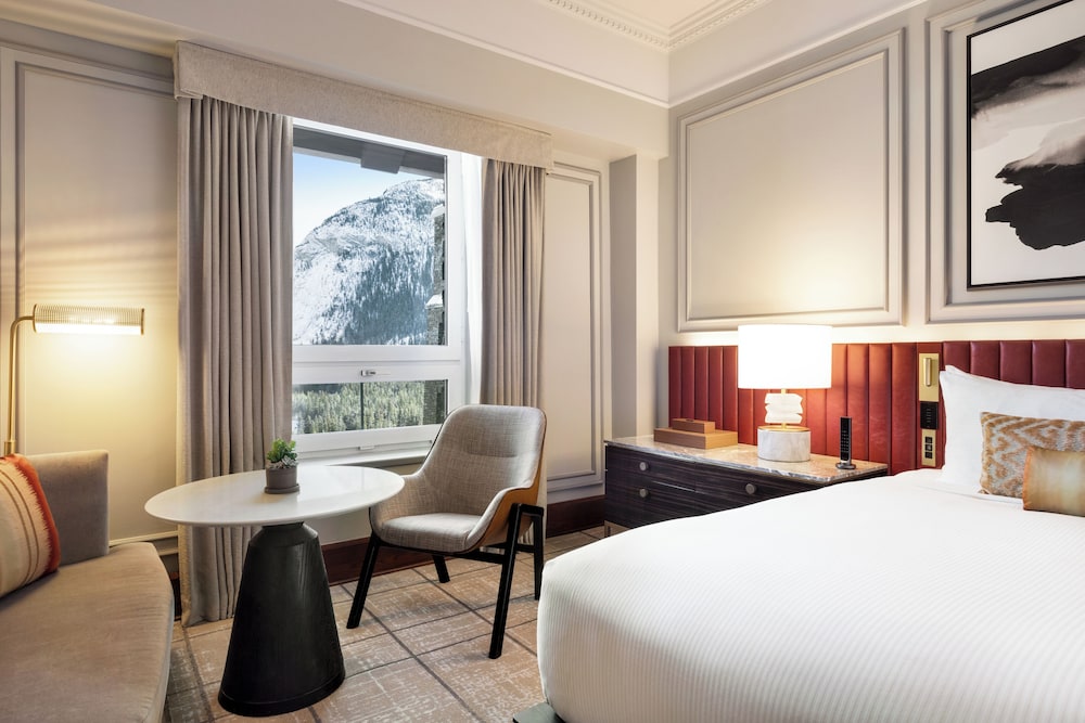 FAIRMONT, KING BED
