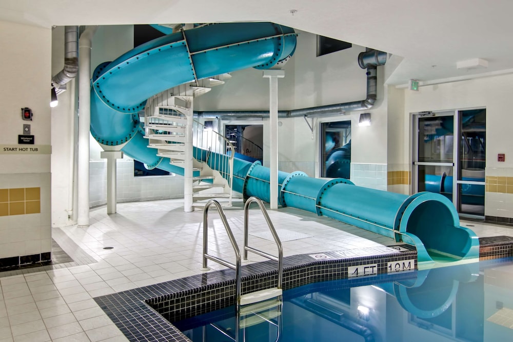 Hampton Inn & Suites by Hilton Saint John 1/57