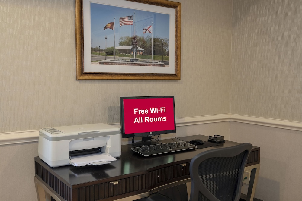 Red Roof Inn & Suites Dothan 19/40