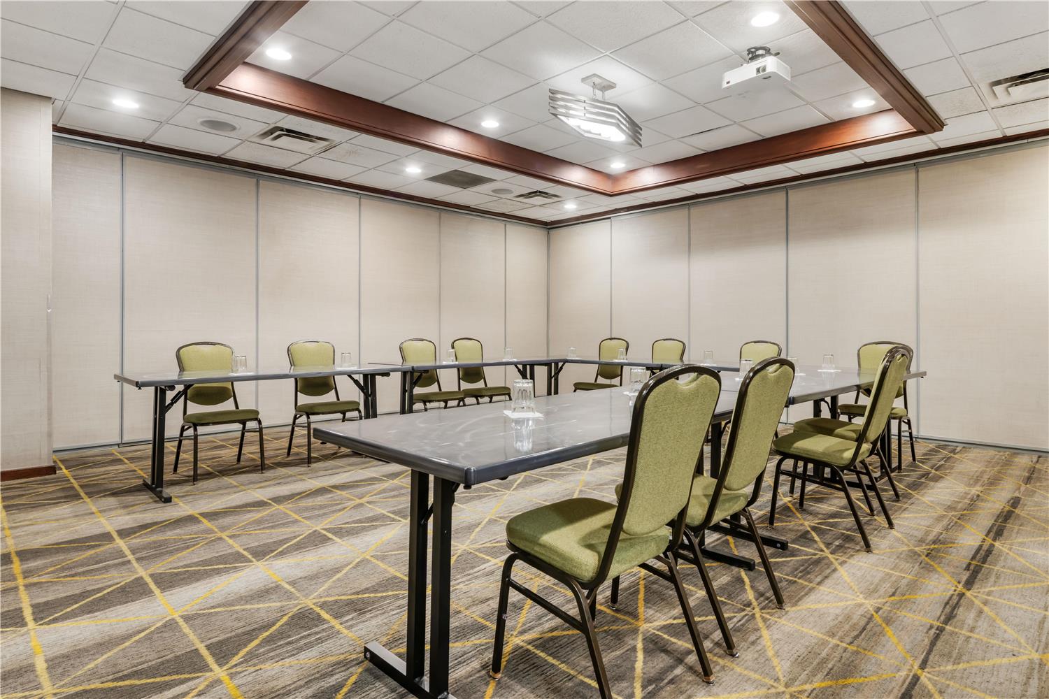 Best Western Fairmont 13/14