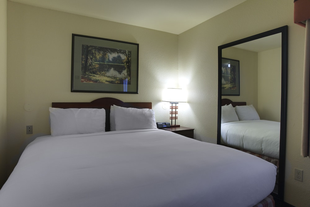 Larkspur Landing Hillsboro - An All-Suite Hotel 12/52