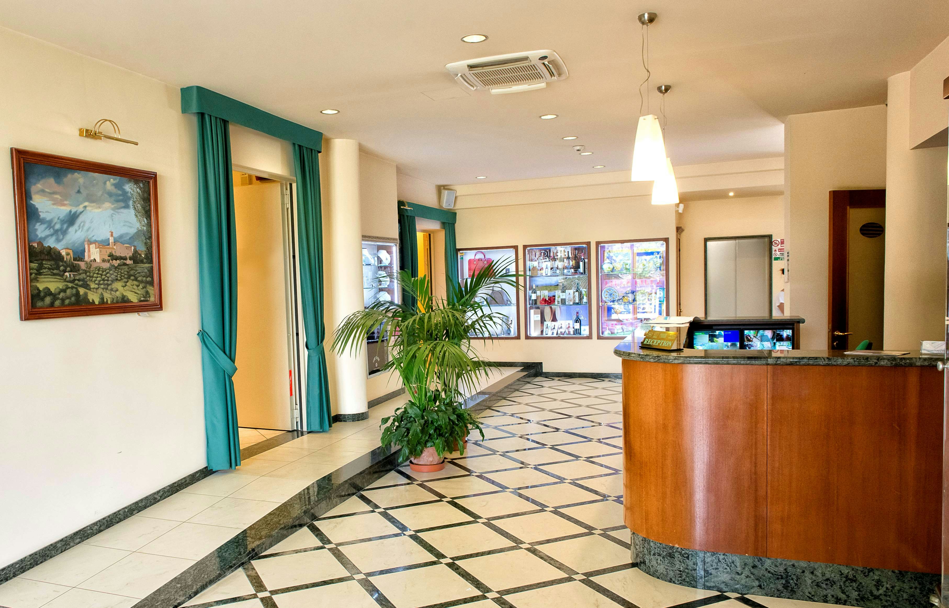 Villa Elena 3/21