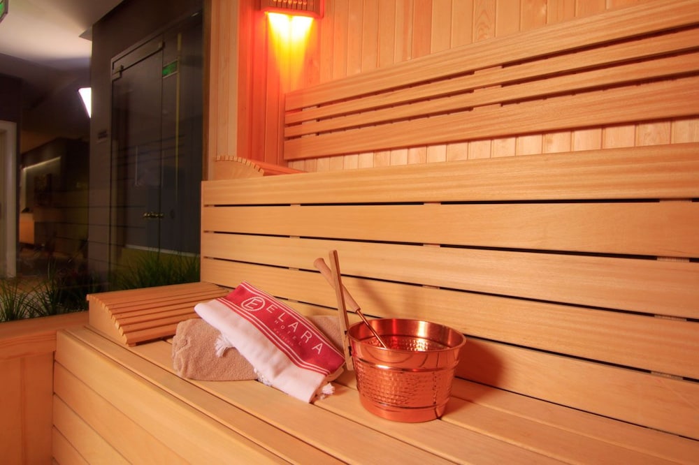 Majura Hotel 24/50