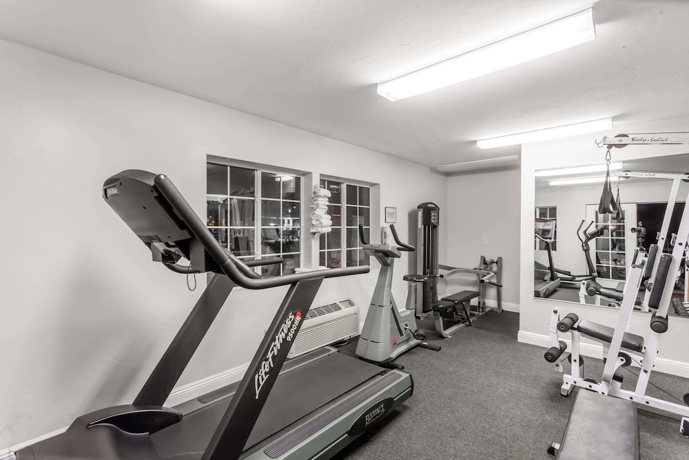 Ramada By Wyndham Oceanside 19/30