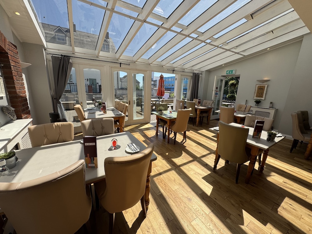 The Gower Hotel 23/35
