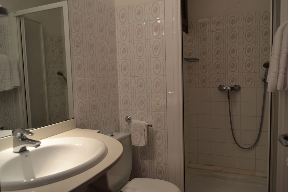 HOSTAL L´ESPLAI 13/13
